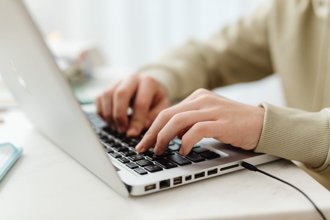 Angebot per E-Mail vs. Post Vor- und Nachteile